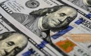 El dólar escala más: se disparó a $1.435 el oficial