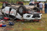 En brutal vuelco de una camioneta, cuatro personas se salvaron de milagro