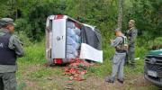 Volcó una camioneta con 690 kilos de hojas de coca al intentar escapar de un control en Tucumán