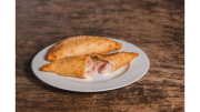 Empanadas fritas de jamón y queso: la receta ideal para que queden doradas, crocantes y bien rellenas