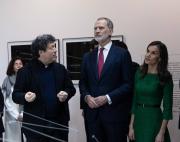 Los reyes de España visitaron la obra de Elías Crespin en ARCOmadrid 2026