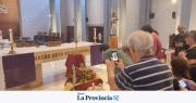 “Nos une con nuestra historia de salvación”: las astillas de la Cruz de Jesús movilizaron en la Catedral