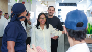 Presidenta (E) Delcy Rodríguez visitó “Ceviche Verano” e instó a continuar con ímpetu el emprendimiento