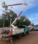 ANDE realiza mantenimiento en líneas eléctricas que abastecen zona industrial de Hernandarias