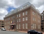 Venezuela inspecciona su embajada y consulados en EE.UU. para su restauración