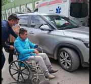 Candidato de NGP ya está en el Hospital, 3 personas iban en la camioneta aplastada por un derrumbe