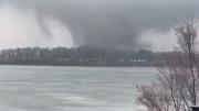 Devastadores tornados dejaron varios muertos en su paso por Michigan