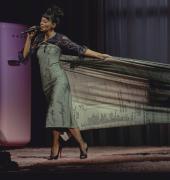 ¡La infidelidad de David Harbour quedó en evidencia! Lily Allen convierte su ruptura en parte del espectáculo con un vestido de recibos