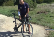 Entrenaba para la Vuelta Ciclista /Caballo destrozó bicicleta de deportista profesional