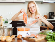 ¿Por qué cocinar en casa es un desafío para el olfato? Cocina pescado sin dejar residuos aromáticos