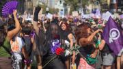8M: Mujeres marcharon bajo el lema Ni un paso atrás