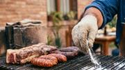 Colocar bicarbonato en la parrilla del asado: para qué sirve hacerlo y cuándo es el momento ideal