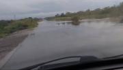 Tramos anegados en la ruta nacional 16: advierten sobre sectores con agua en la calzada