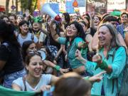 Día de la Mujer con reclamos al Gobierno: la marcha feminista volvió a llenar la Avenida de Mayo