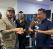 Luis Silva rinde homenaje a su padre junto a Nacho al cantar el éxito La enredadera