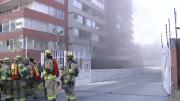 Incendio en subterráneo de edificio en Las Condes obliga a evacuar a cientos de personas