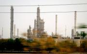 Oleoductos y refinerías, en riesgo por el conflicto bélico