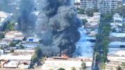 Incendio de grandes proporciones afecta a empresa abandonada de barrio Franklin en Santiago
