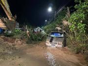 Un adulto mayor fallecido, problemas viales y puentes caídos por el mal temporal en Azuay