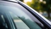 Parabrisas: descubre la función oculta de los puntos negros en tu auto