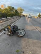 Se quedó dormido en la moto y rodó por la Costanera