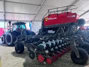 Presentan una marca china de tractores en el país y lanzan una inédita promoción en Expoagro