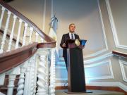 Vengo una semana a deslomarme a Nueva York, quería que mi esposa me acompañe”: Manuel Adorni defendió el viaje de su mujer en el avión presidencial