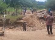 Turbión daña único acceso a la comunidad Espejos y deja aislados a pobladores