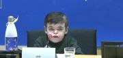 Leo, el sevillano con piel de mariposa, pide ayuda en el Parlamento Europeo: