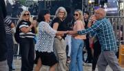 VIDEO. Tienen 71 y 50 años, bailan juntos hace 30 y se volvieron virales ¡mirá sus tremendos pasos!