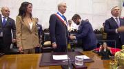 Cambio de mando en Chile marcado por lapsus, protocolo y momentos inesperados