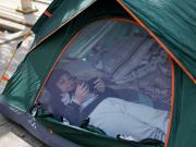 Ataques aéreos israelíes sacuden Beirut y ataques con drones golpean Teherán