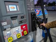 Estados Unidos habilitó temporalmente la venta de petróleo ruso, en medio de la escalada de precios