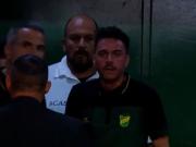 El ataque de furia de Mariano Soso tras el polémico arbitraje en Florencio Varela que favoreció a Central Córdoba: Estás roto moralmente