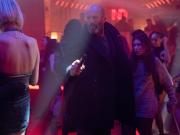 En El guardián Jason Statham los mata bien muertos, pero está más tierno que nunca
