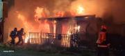 Incendio destruye dos viviendas ocupadas de forma irregular en el sector norte de Punta Arenas