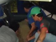 Caída de rocas impacta a bus y deja dos fallecidos