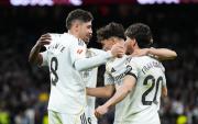 Goleada en el Bernabéu: el Real Madrid acecha el liderato tras vencer al Elche