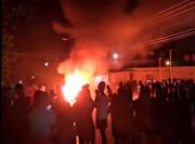 Furia, fuego y piedras: atacan una sede del Partido Comunista en Cuba