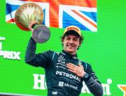 Kimi Antonelli domina el GP de China y celebra su primera gran victoria con Mercedes