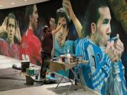 Carlitos Tevez mostró su impactante mansión por dentro: pileta de arena, una mini Bombonera y un museo con las reliquias de su carrera