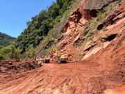 Trabajos de limpieza buscan normalizar tránsito en la ruta Tarija – Villa Montes