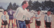 Las leyendas de Carlos Bilardo: la historia de su escuela Internacional con las tres sedes en La Plata