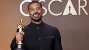 Michael B. Jordan celebra su Oscar a Mejor actor por Pecadores con una hamburguesa