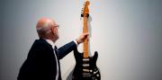 Vendieron la guitarra Black Strat de Pink Floyd a un precio récord