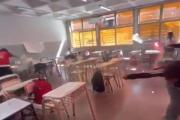 Alumnos encendieron bengalas dentro del aula y provocaron un peligroso episodio en una escuela (VIDEO)