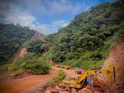 ABC intensifica trabajos de limpieza de vías tras derrumbes en la ruta Tarija – Villa Montes