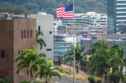 Estados Unidos /Izó su bandera en la embajada de Venezuela luego de siete años