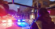 ‘Chuteros’ atacan módulos policiales, destrozan patrullas y queman el vehículo de un oficial en Potosí