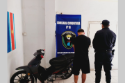 Allanamiento en barrio General Paz: recuperan una motocicleta robada y detienen a un sospechoso